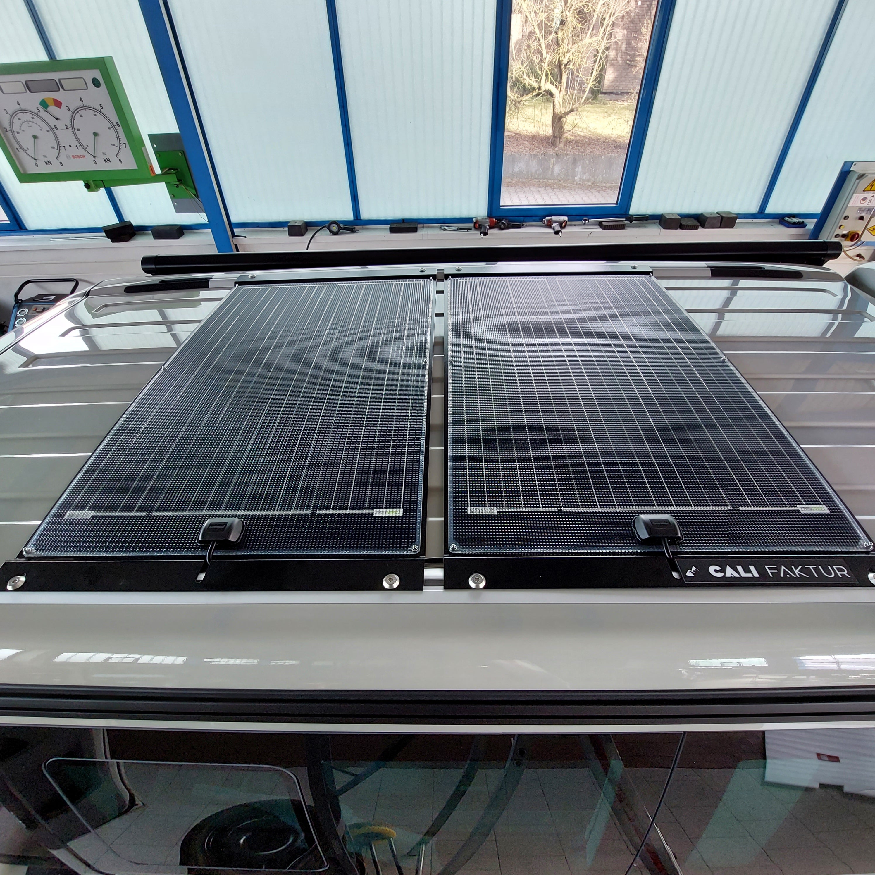 Califaktur Partnerwerkstatt Solarmodul VW Bus