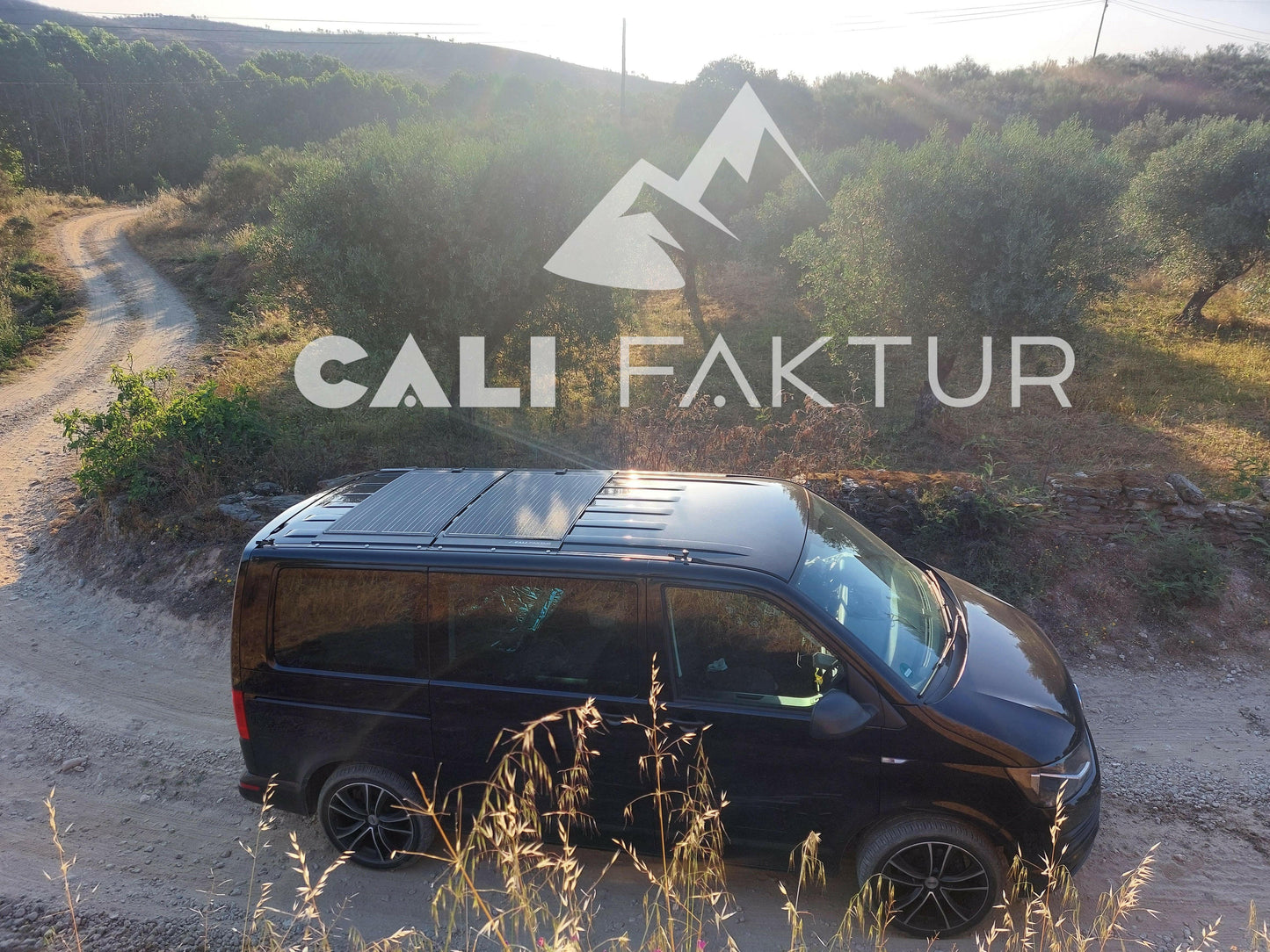 Califaktur Solarmodul für VW Multivan T5 T6 T6.1 260Wp - Califaktur.de