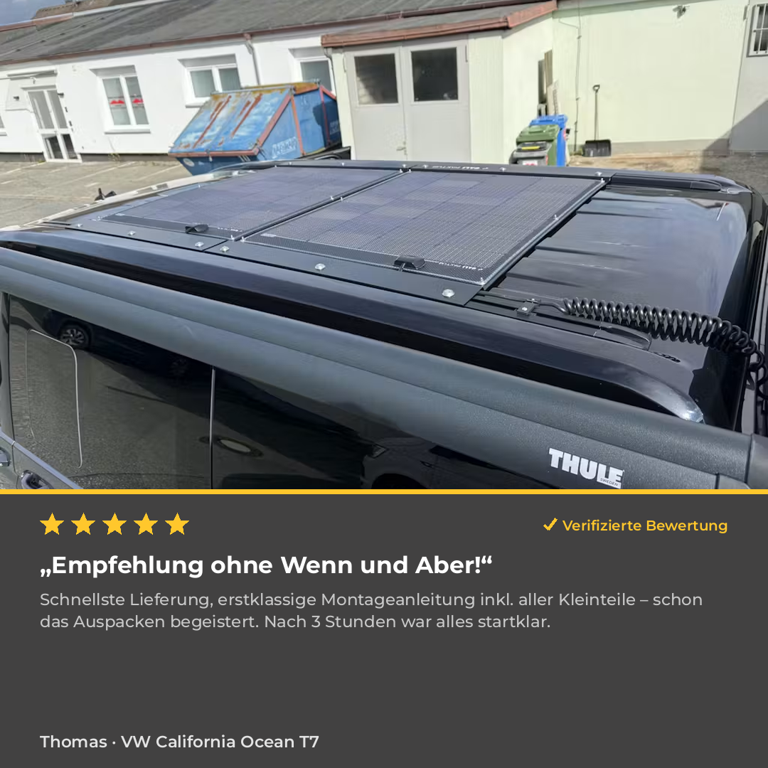 5-Sterne-Kundenbewertung CALIFAKTUR Solarmodul auf schwarzem VW California Ocean T7, Dachmontage mit Spiralkabel